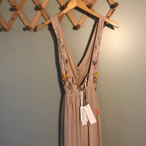 ✨NWT✨ Frock & Frill Jamie Embroidered Button Front Dress - Picture 6 of 7